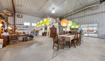 13335 Circle Dr, Anamosa, IA 52205