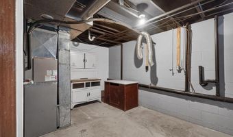 12 Winifred Dr, Albany, NY 12205