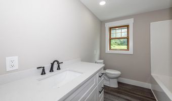 957 W Hunt Rd, Alcoa, TN 37701