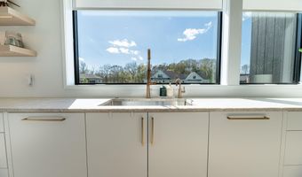 5044 Hickory Pointe Woods SE, Ada, MI 49301