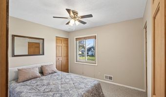 15716 Hayes Trl, Apple Valley, MN 55124