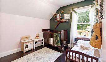 26 Oakland Ave, Cranston, RI 02910