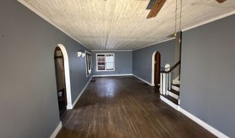 140 S 4th St, Albion, IL 62806