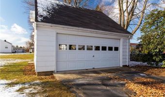 429 Forest Ave, Middletown, RI 02842