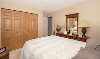 215 Penrose Dr, Kendallville, IN 46755
