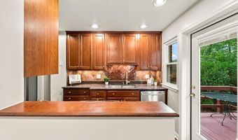 8 E MASONIC VIEW Ave, Alexandria, VA 22301