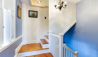 26 Thames St, Newport, RI 02840