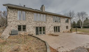 E7009 Jackson Rd, Algoma, WI 54201