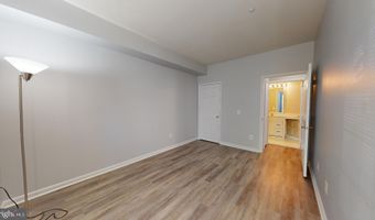 5947 FOUNDERS HILL Dr 103, Alexandria, VA 22310
