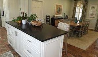 220 Lake Shore Dr, Alma, GA 31510