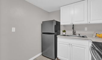 942 LAKE DESTINY Rd B, Altamonte Springs, FL 32714