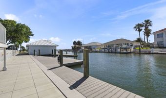 140 BAY HARBOR Dr, Aransas Pass, TX 78336