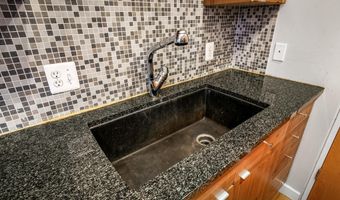 18 E MADISON St 4, Baltimore, MD 21202