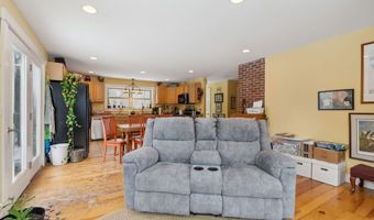 30 Pine Tree Ln, Augusta, ME 04330