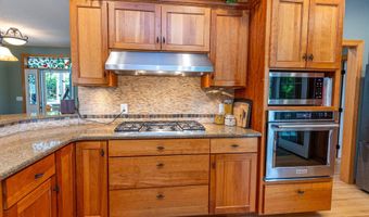 1728 Golden Dr SW, Alexandria, MN 56308