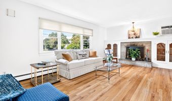 78 Arrowhead Rd, Brookfield, CT 06804