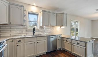410 H St, Barling, AR 72923