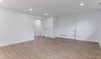 522 N Castle Rd, Addison, IL 60101