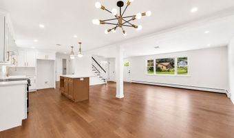 5 Butternut Dr, Bloomfield, CT 06002