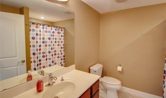 105 Lake Dr, Alton, IL 62002