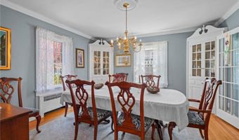 60 Ayrault St, Newport, RI 02840