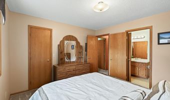 6043 Kalland Dr NE, Albertville, MN 55301