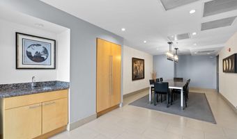 2001 15TH St N 813, Arlington, VA 22201