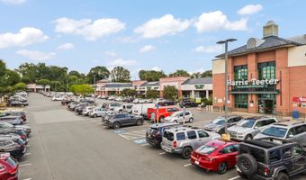 2323 N BURLINGTON St, Arlington, VA 22207