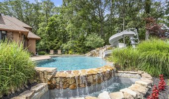 99 Holly Ln, Bayville, NJ 08721