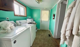 51 N River St, Auxier, KY 41602