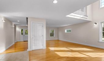 183 Skyline Rd, Bangor, ME 04401