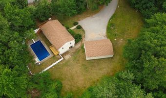 632 Raymond Rd, Chester, NH 03036