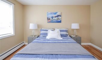 70 Carroll Ave 509, Newport, RI 02840