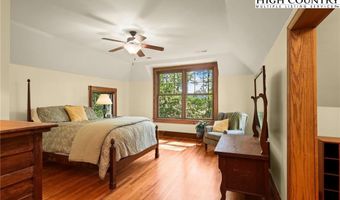 140 Library Ln, Banner Elk, NC 28604