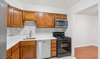 7260 GLEN HOLLOW Ct 60/4, Annandale, VA 22003