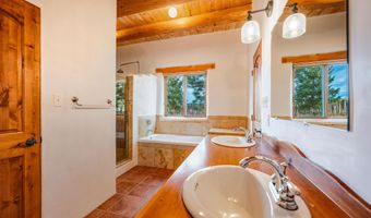 9 Desiderio Rd, Arroyo Seco, NM 87514
