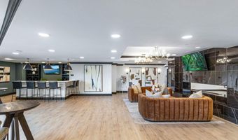 701 N HENRY St 204, Alexandria, VA 22314