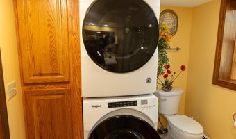 206 Fairview Ave, Auburn, ME 04210