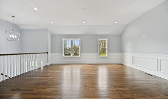 01 Sunrise Rd, Danbury, CT 06811