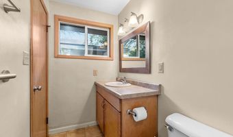 2570 PALISADES Ln, Appleton, WI 54915