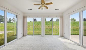 952 Oakbrook Dr, Ashland, OH 44805