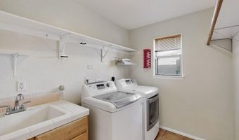 10809 CHICOBUSH Dr NW, Albuquerque, NM 87114