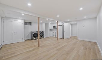 21 E Central Ave, Bergenfield, NJ 07621