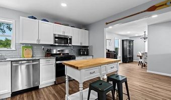 3525 Howland Rd, Almont, MI 48003