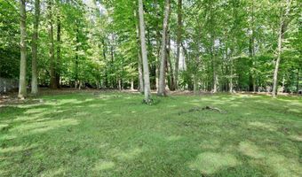 17 Twin Lakes Dr, Airmont, NY 10952