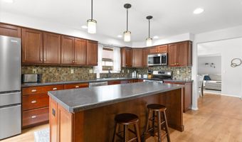 3207 CRESTVIEW Dr, Appleton, WI 54915