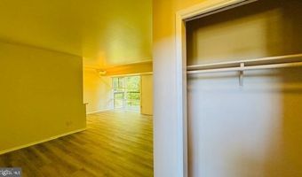 4957 AMERICANA Dr 106, Annandale, VA 22003