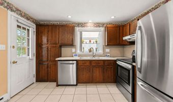 30 Hawthorne St, Bristol, CT 06010