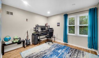 320 Brampton Ln, Arlington Heights, IL 60004