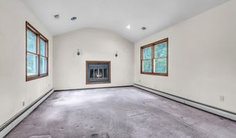 11 Phillips Mills Dr, Middletown, NJ 07748